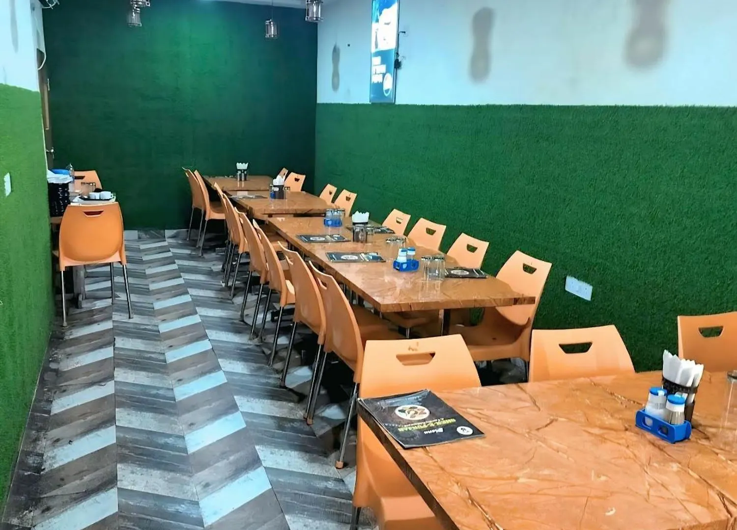 *****  Hotel Sky Inn Agra  India